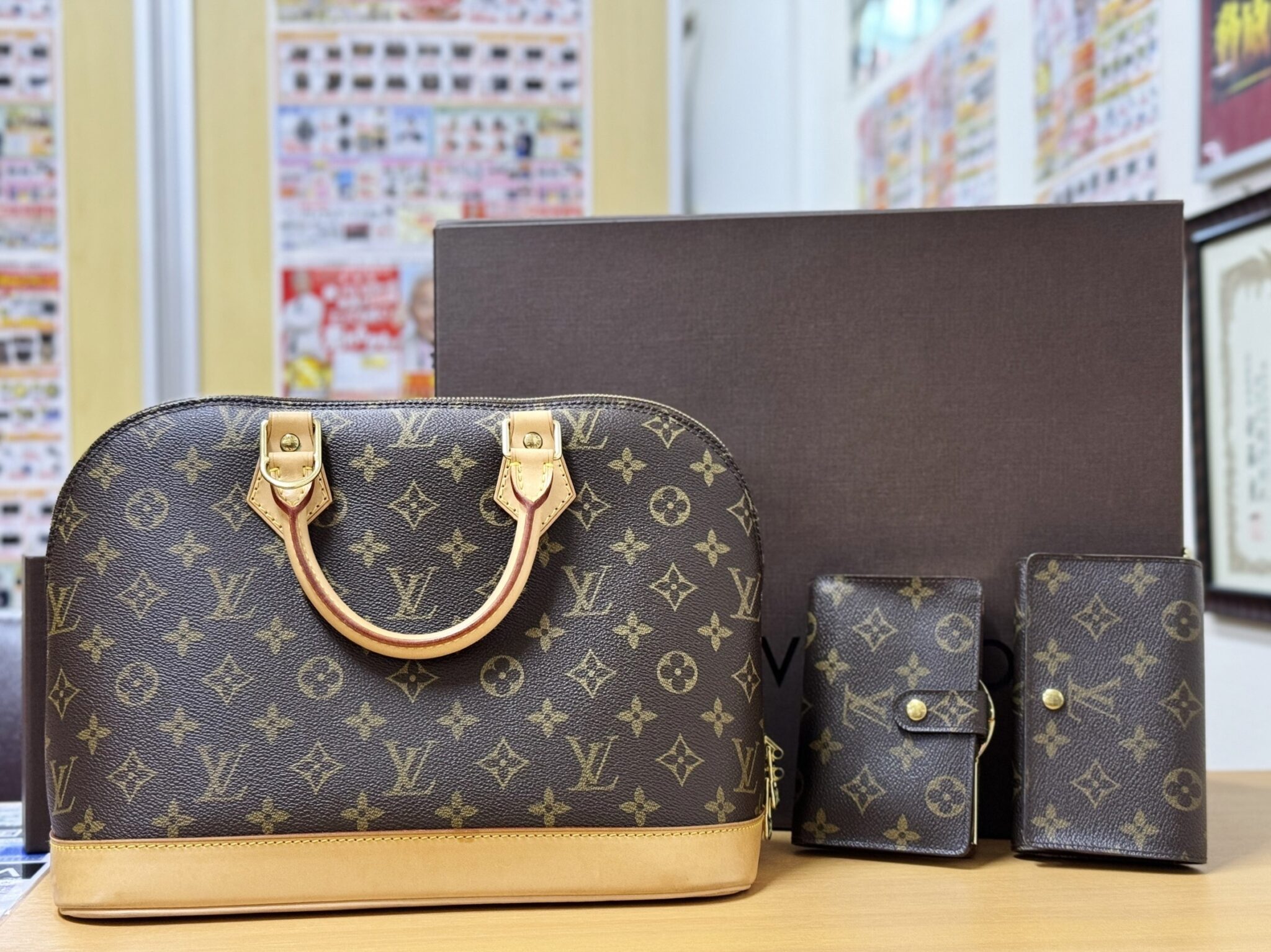 LOUIS VUITTON(ルイヴィトン) モノグラム M51130 旧モデル アルマ