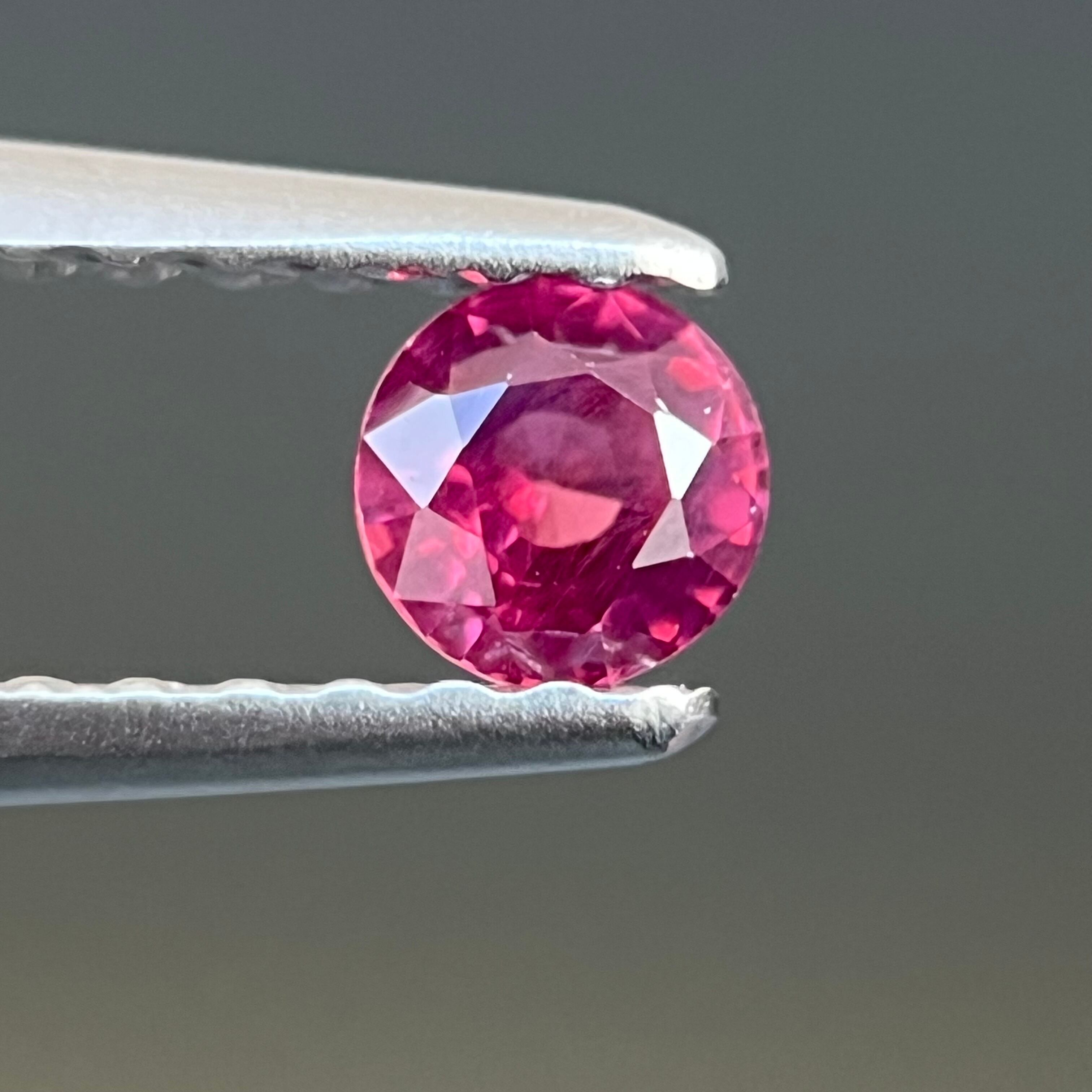 スリランカ産非加熱天然バイオレットサファイアルース 【公式通販】