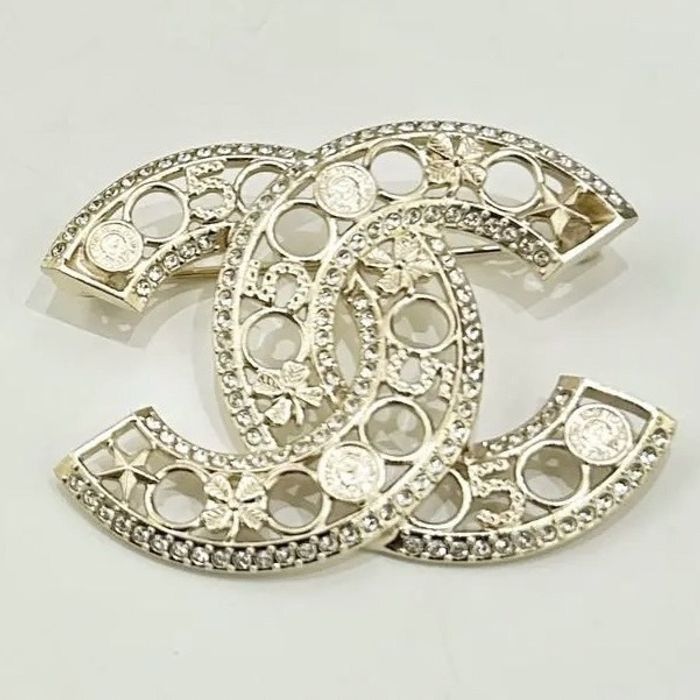 CHANEL 花形 ブローチ 205 フランス製
