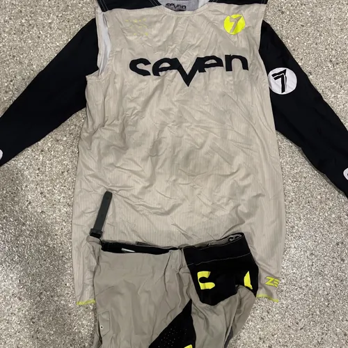 Seven Mx Zero-Gear Combo