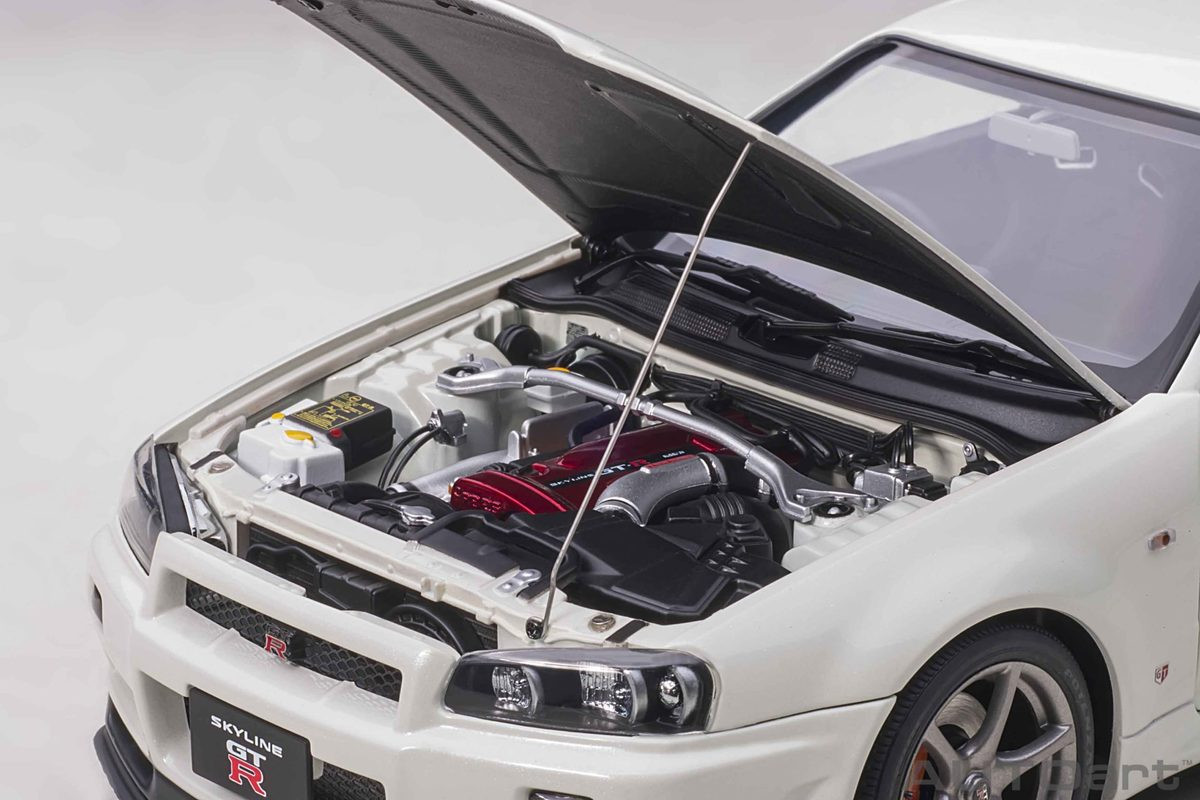 1/18 AUTOart Nissan Skyline GT-R GTR R34 V-Spec II (Pearl White