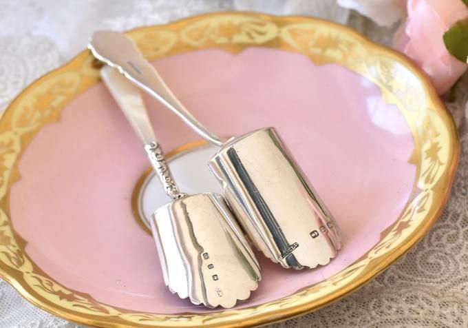 英国アンティーク銀器【純銀】1898年 白蝶貝ハンドルのキャディー