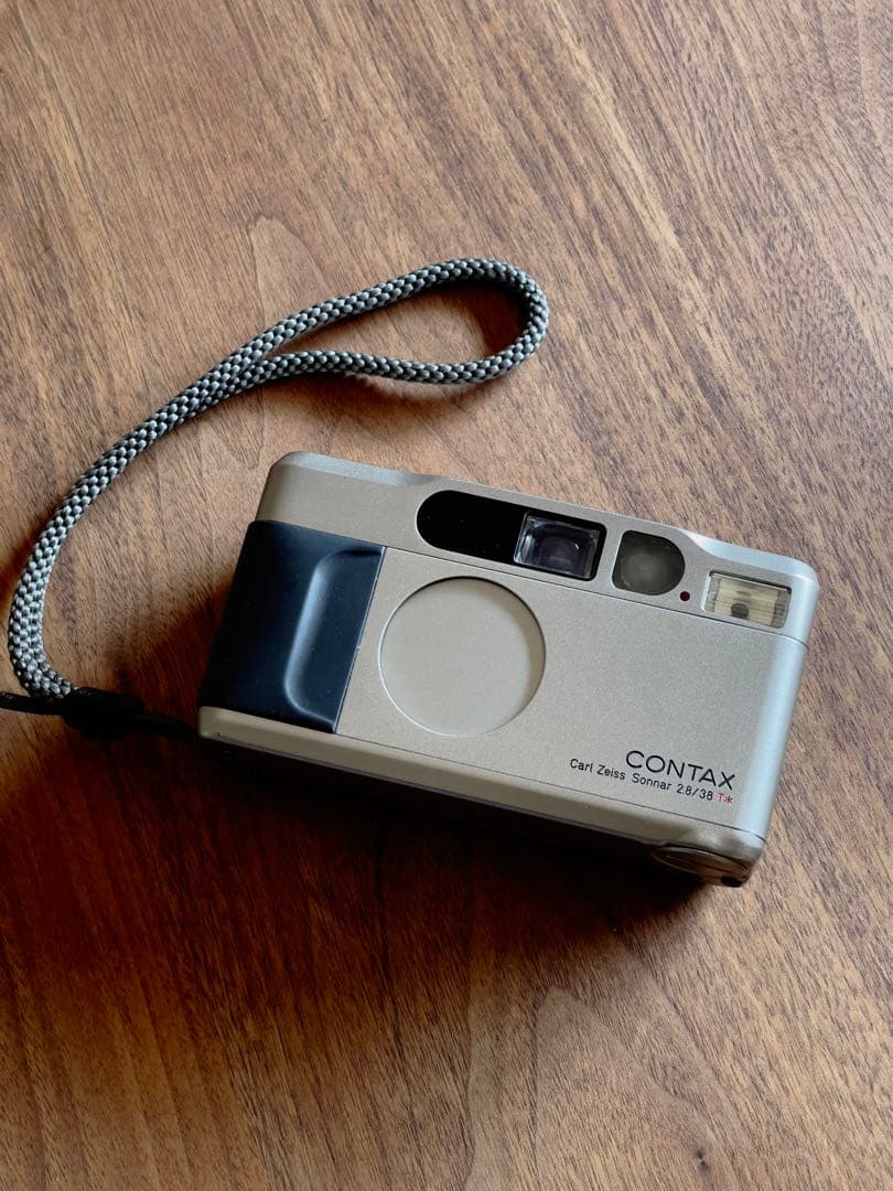 完動品 CONTAX T2 チタンシルバー　フィルムカメラ コンタックス CONTAX T2 チタンシルバー フィルム コンパクトカメラ